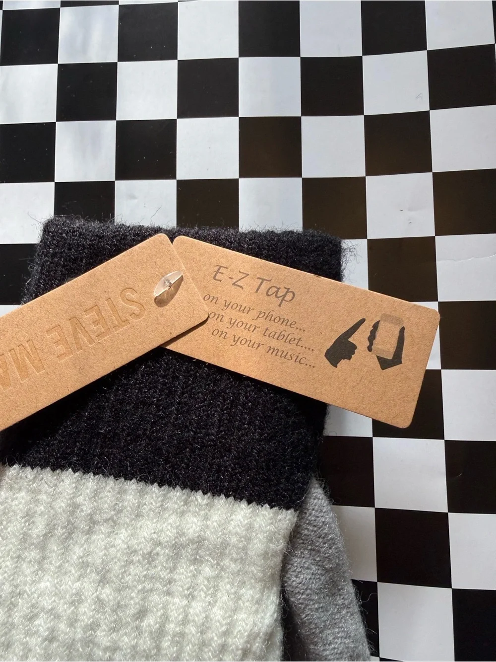 Steve Madden Kids Black, White & Gray Colorblock Ribbed Mittens